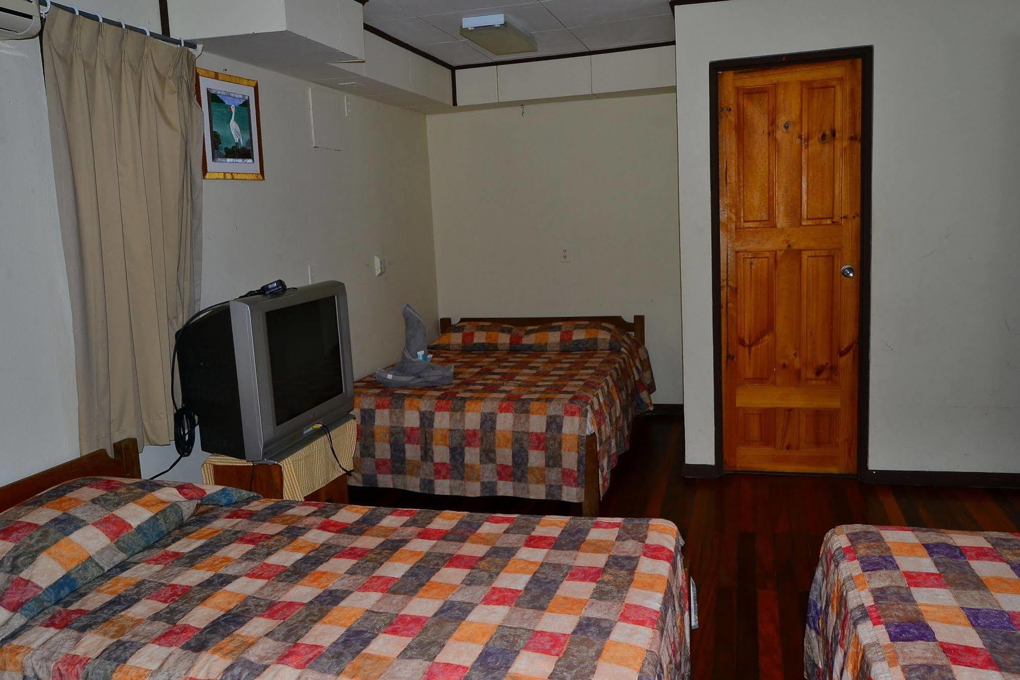 Hotel Sierpe River Ngoại thất bức ảnh